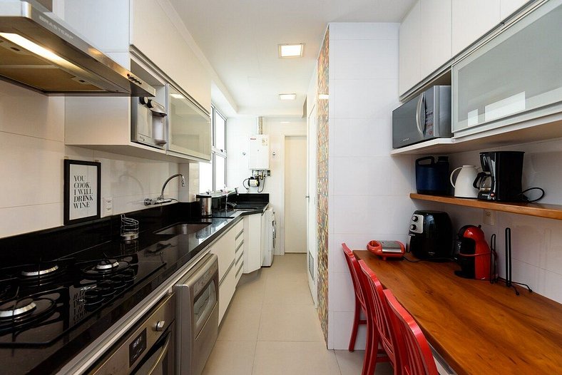 3 bedrooms 2 bathrooms between Copa, Ipanema Arpoador