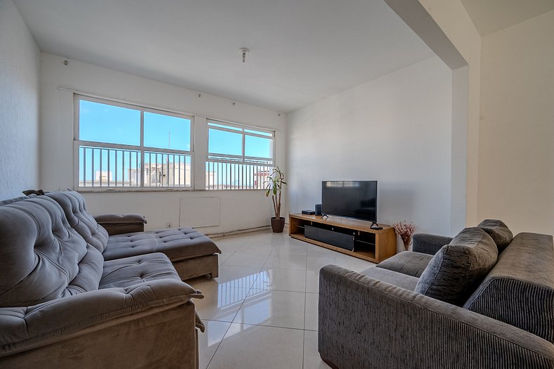 3 bedrooms and Master with view of the sea