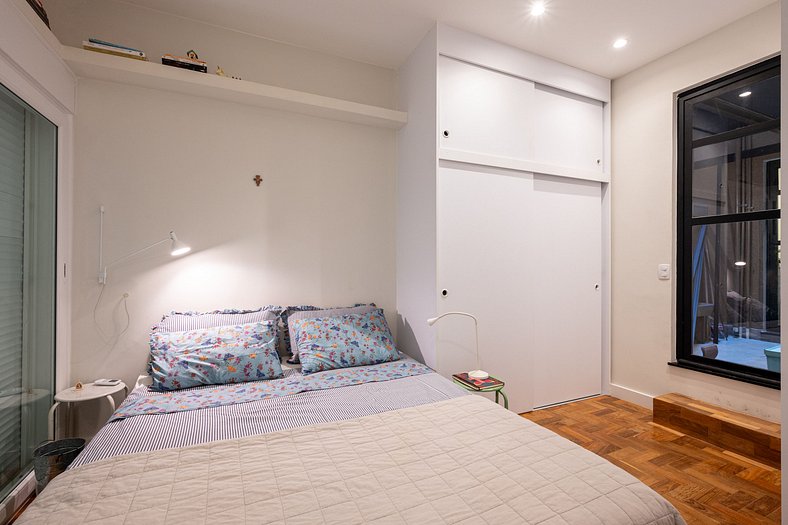 Apartamento Modernista com suíte no Humaitá