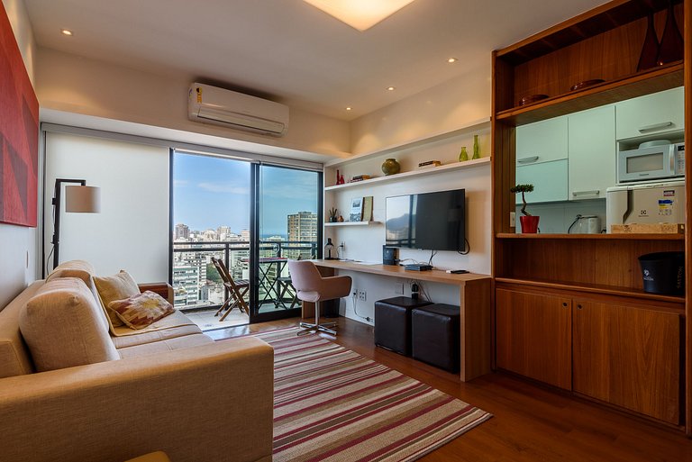 Apartment pool and balcony overlooking the sea and Christ