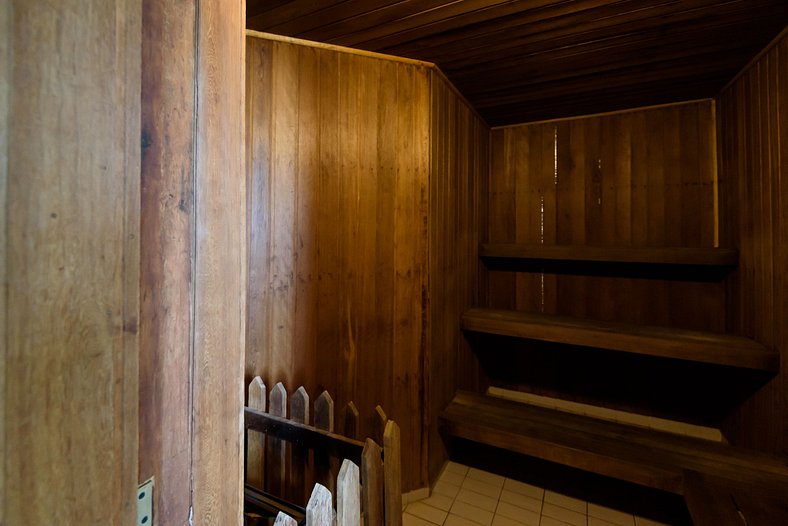 Apartment pool and balcony overlooking the sea and Christ