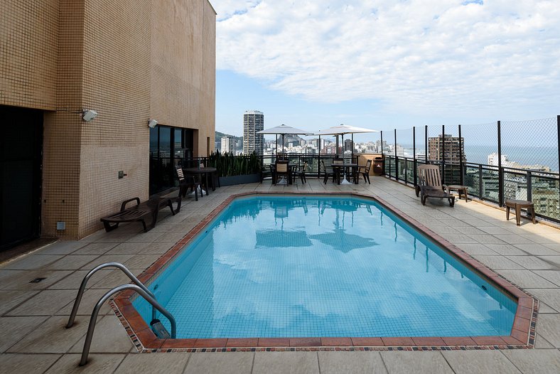 Apartment pool and balcony overlooking the sea and Christ