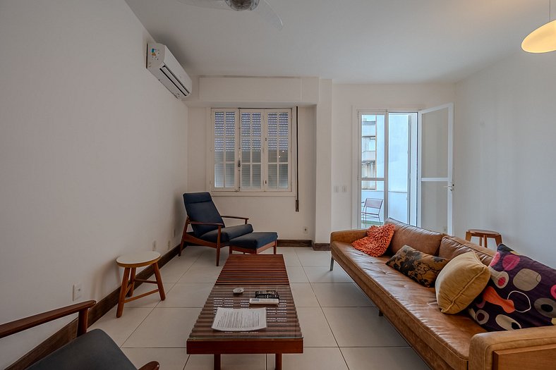 Balcony overlooking the Copacabana sea