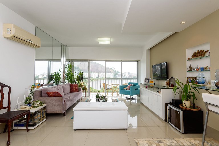 Balcony with an incredible view of the lagoon