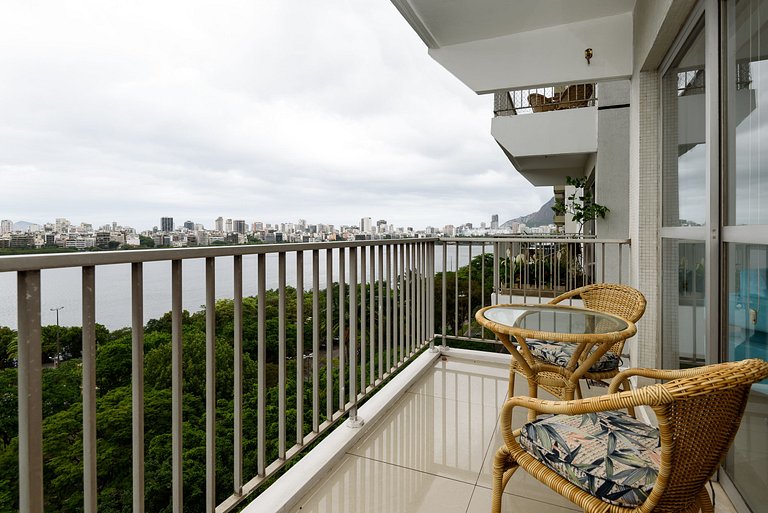 Balcony with an incredible view of the lagoon