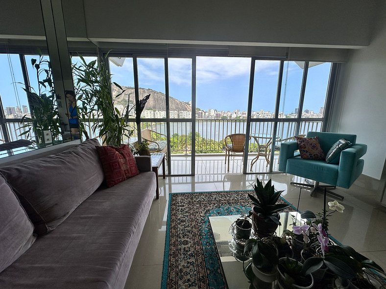 Balcony with an incredible view of the lagoon