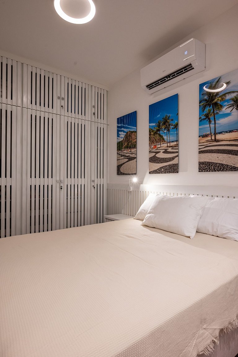 Balcony with green views, Ipanema and Lagoa beach