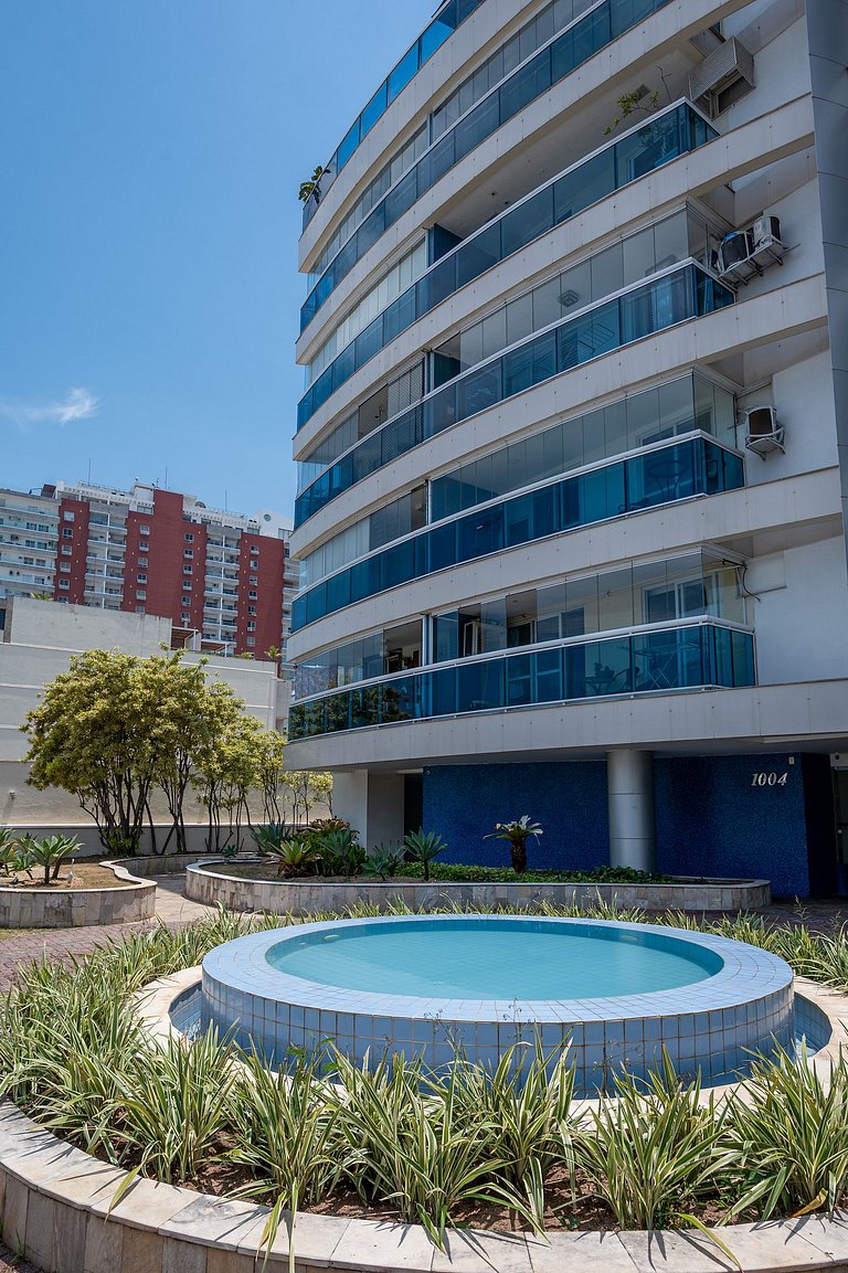 Beach front with Balcony - Barra (Pepê)