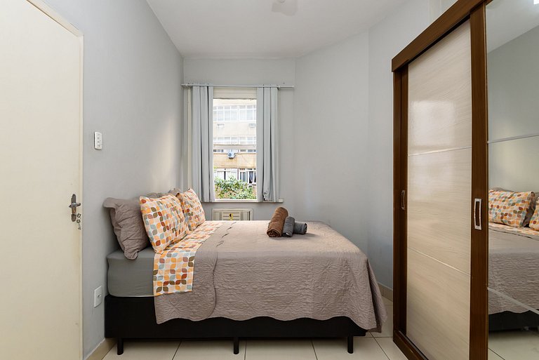 Bedroom and living room near Copacabana beach