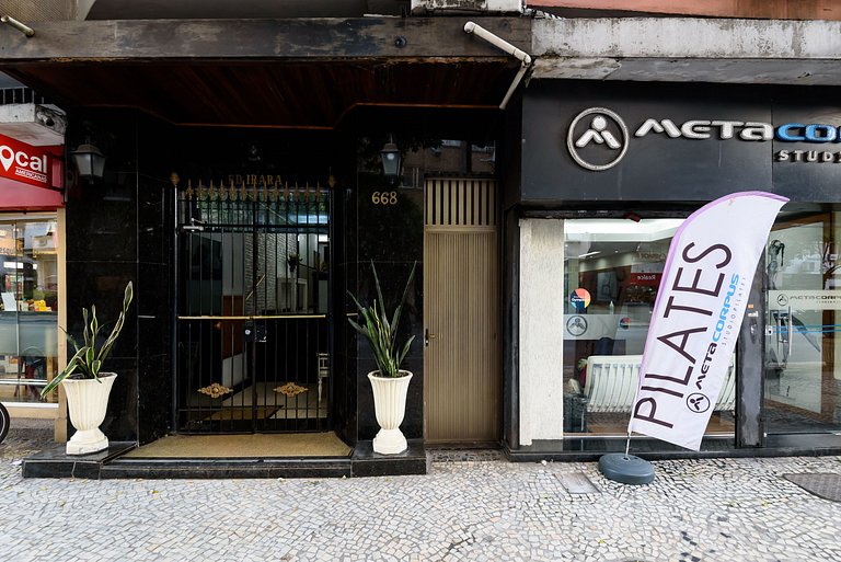 Dormitorio y salón cerca de la playa de Copacabana