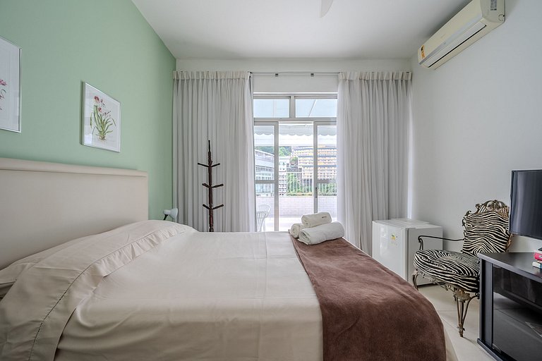 Habitación con vistas y baño en Ipanema