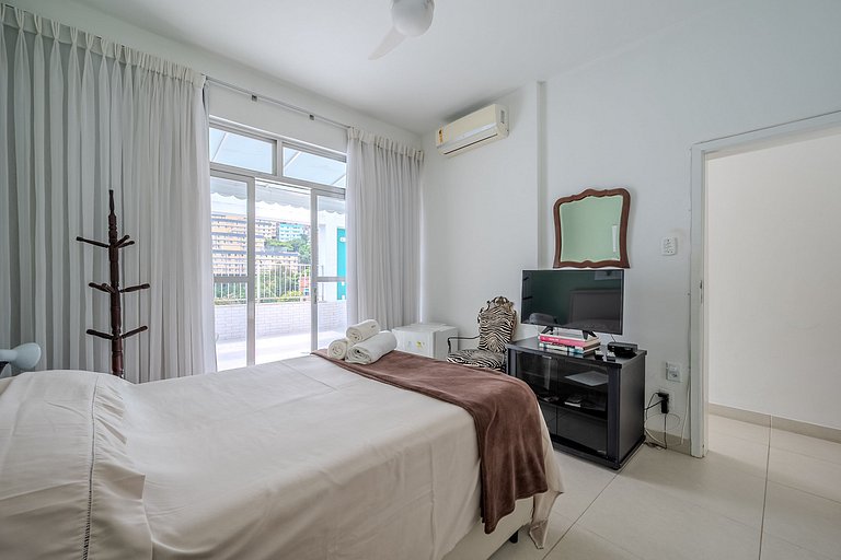 Habitación con vistas y baño en Ipanema