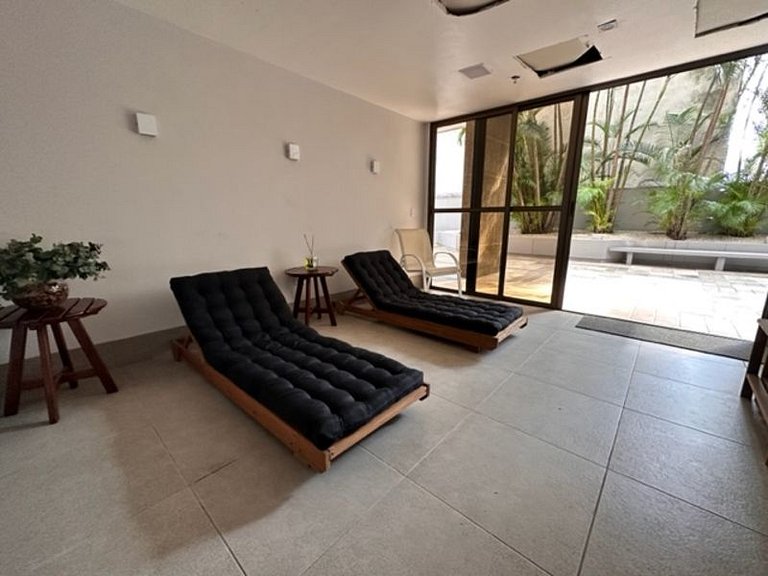 Leblon flat with balcony, pool, sauna and garage