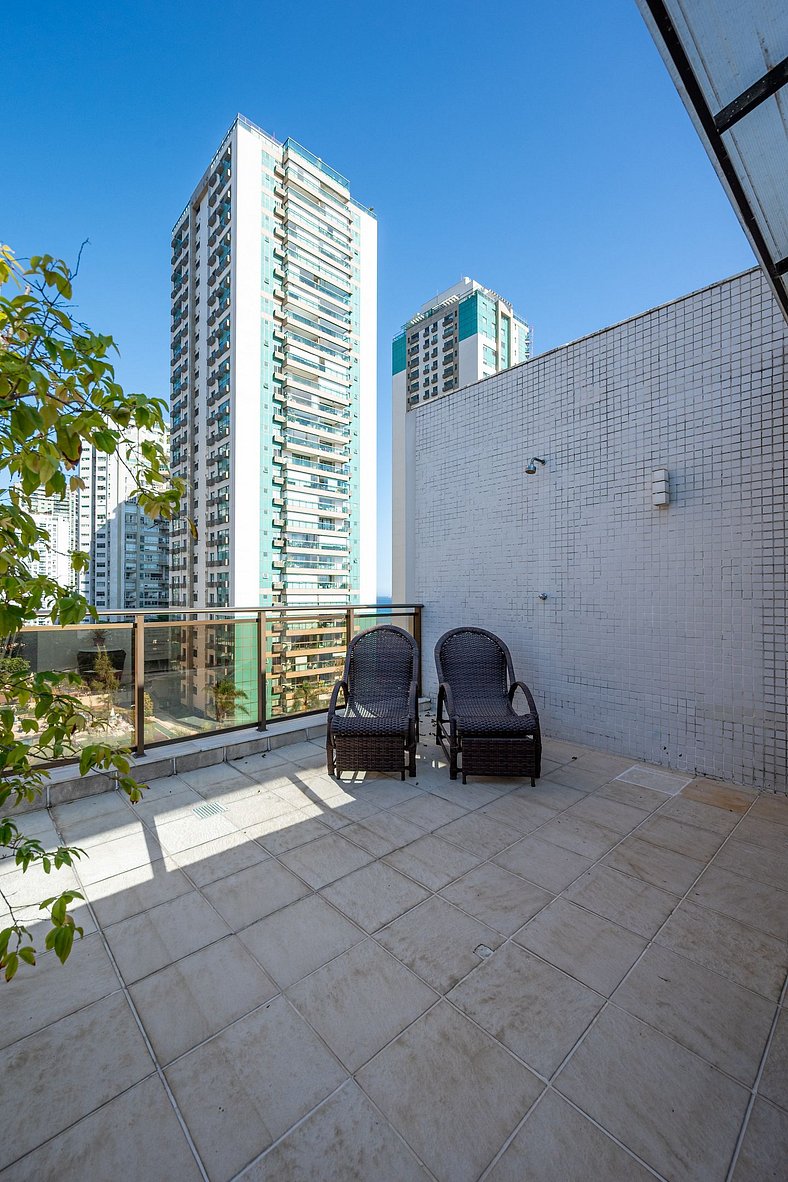 Sea View Penthouse, swimming pool and sauna