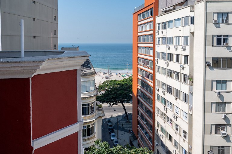 Varanda com vista para o mar de Copacabana